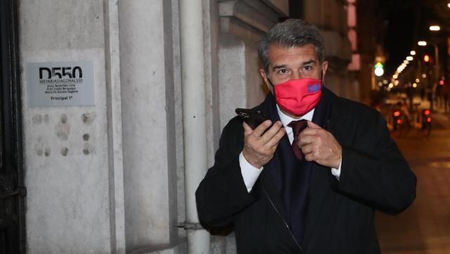 天博体育-巴萨球迷的美丽故事助拉波尔塔渡过首个危机